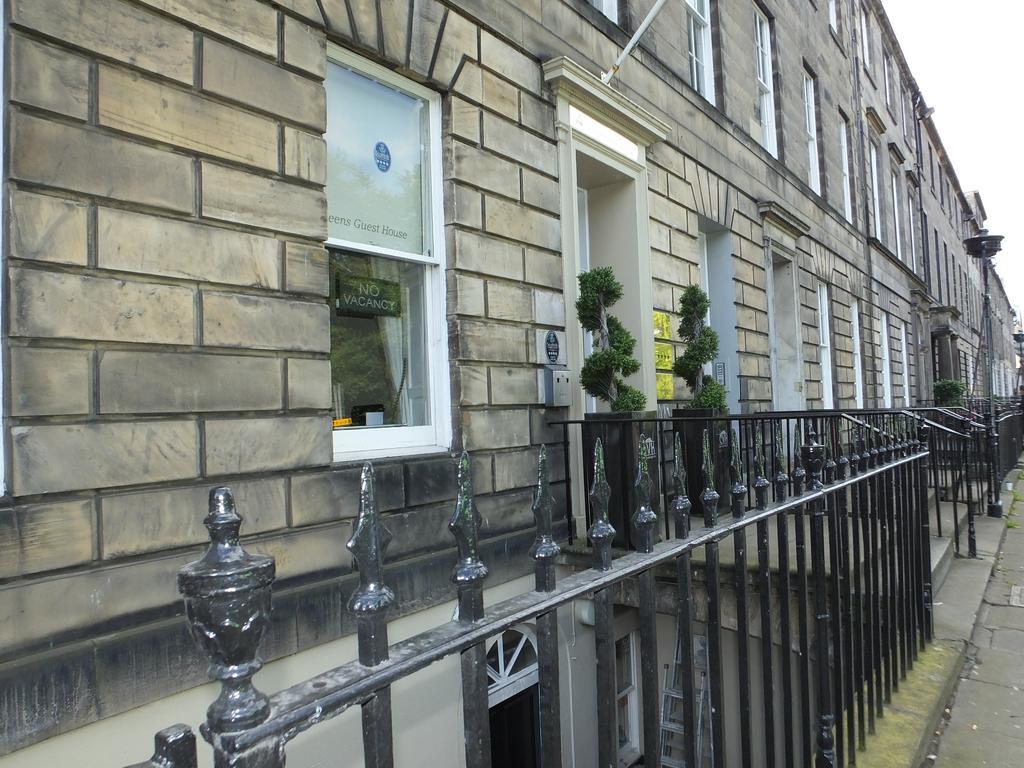 Queens Guest house 4*