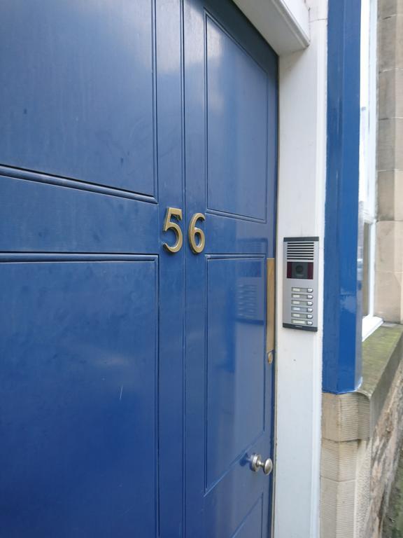 Auction House Apartment *
