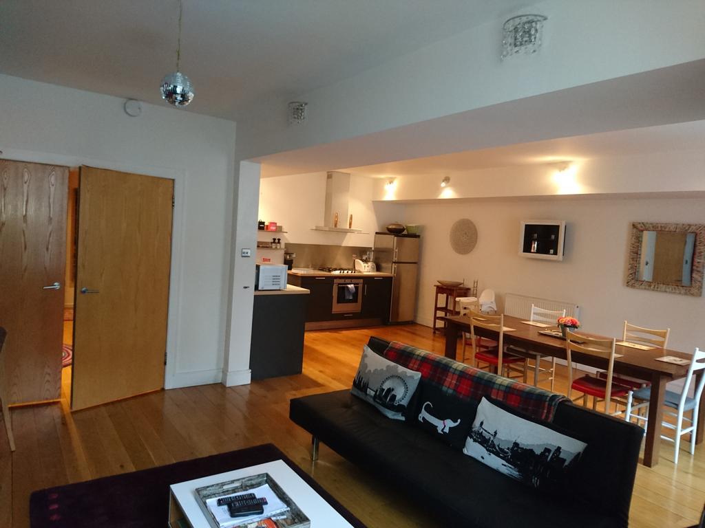 Auction House Apartment *
