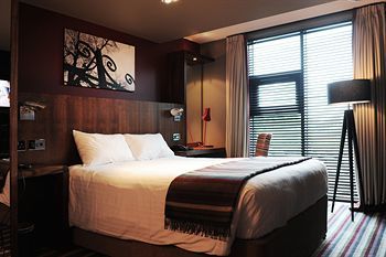 Village 4* EDI
