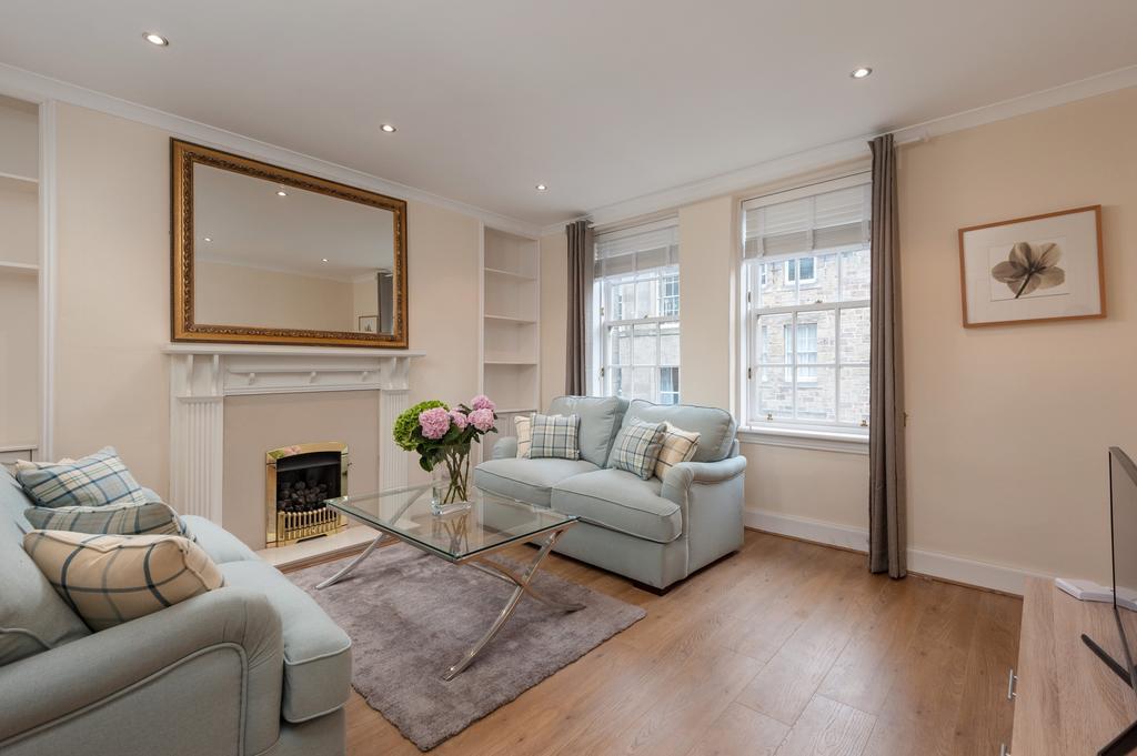 Canongate Apartment *