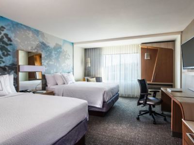 Courtyard By Marriott West Hotel 4*