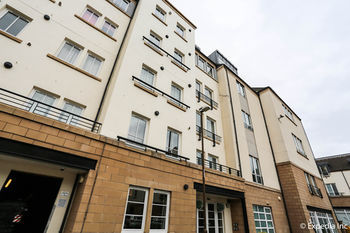 Playhouse Apartment *