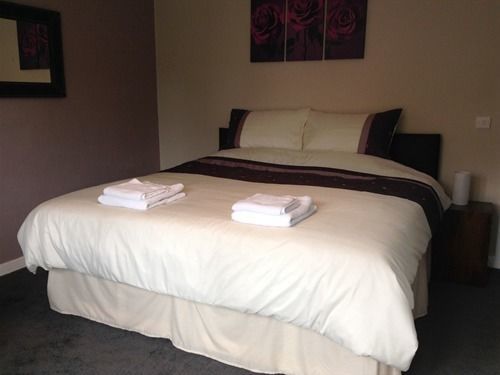 Meadow House Bed & Breakfast