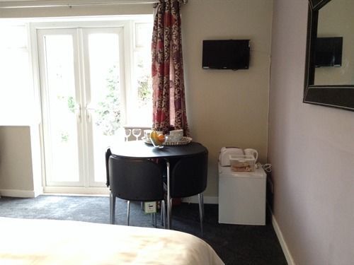 Meadow House 3*