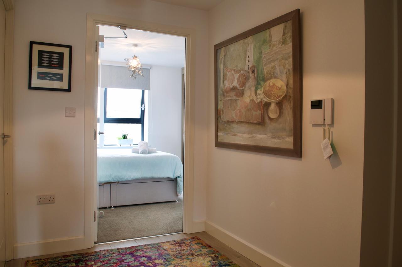 2 Bedroom With Free Parking Apartment