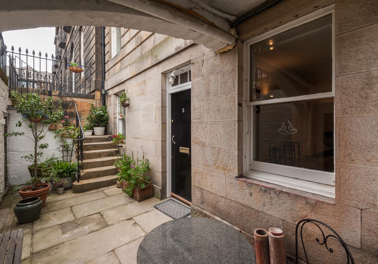 The Alva Street Apartment *