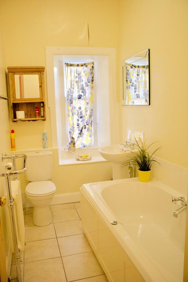 Apartment 2 Bedroom Stockbridge Flat