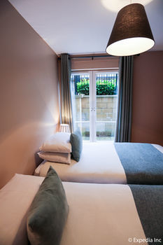Playhouse Apartment *