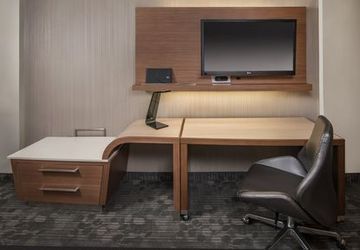 Hotel Courtyard By Marriott West