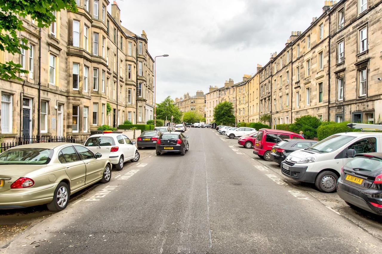 Bright With Stunning Views Apartment Edinburgh