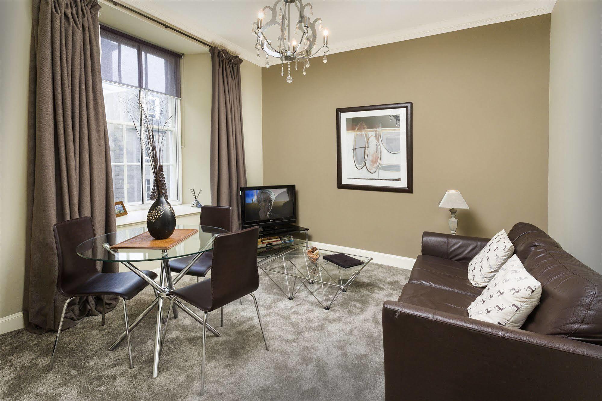 Nicolson Aparthotel