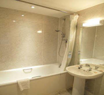 Fountain Court - Morrison Aparthotel 3*