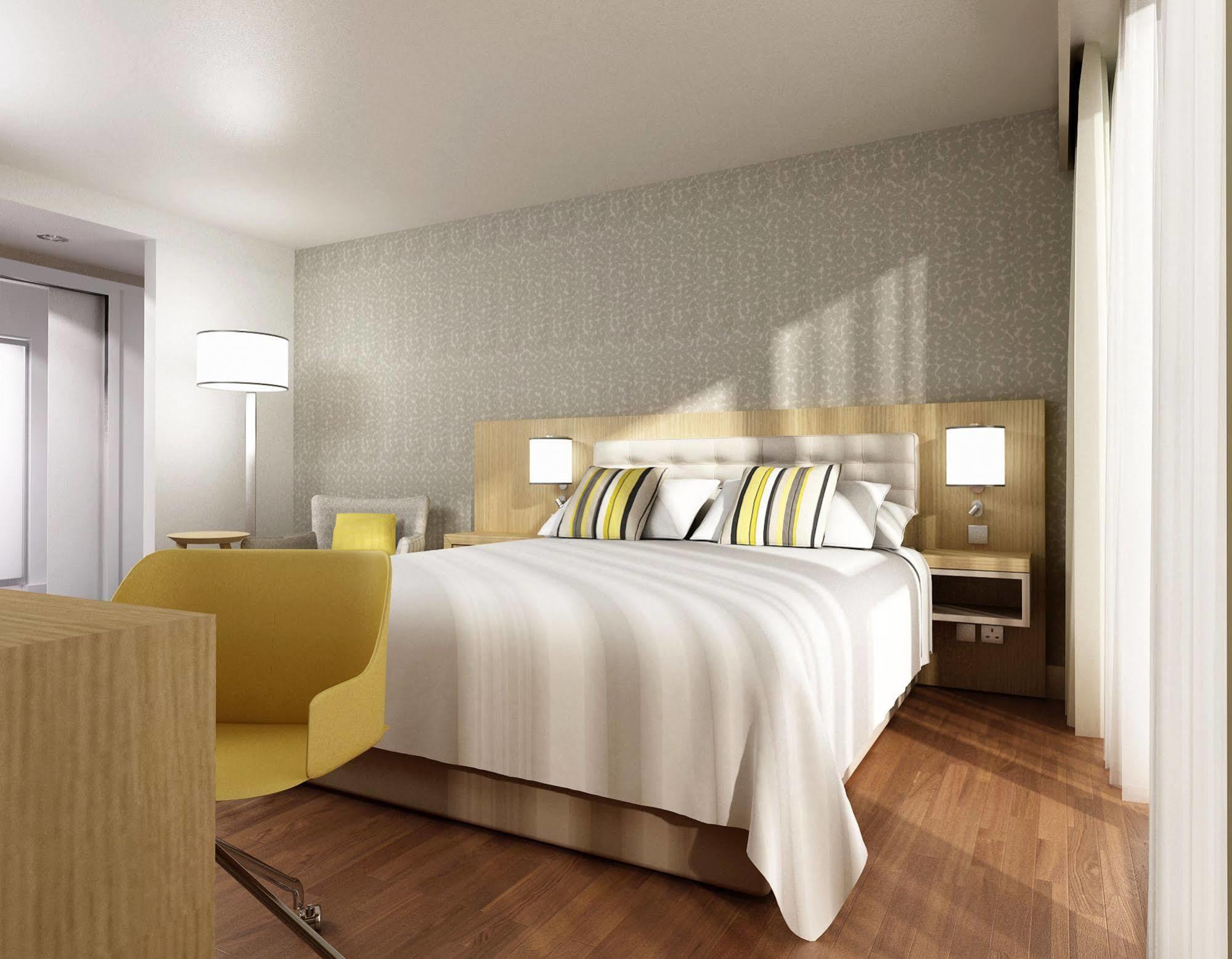 By Marriott Edinburgh
