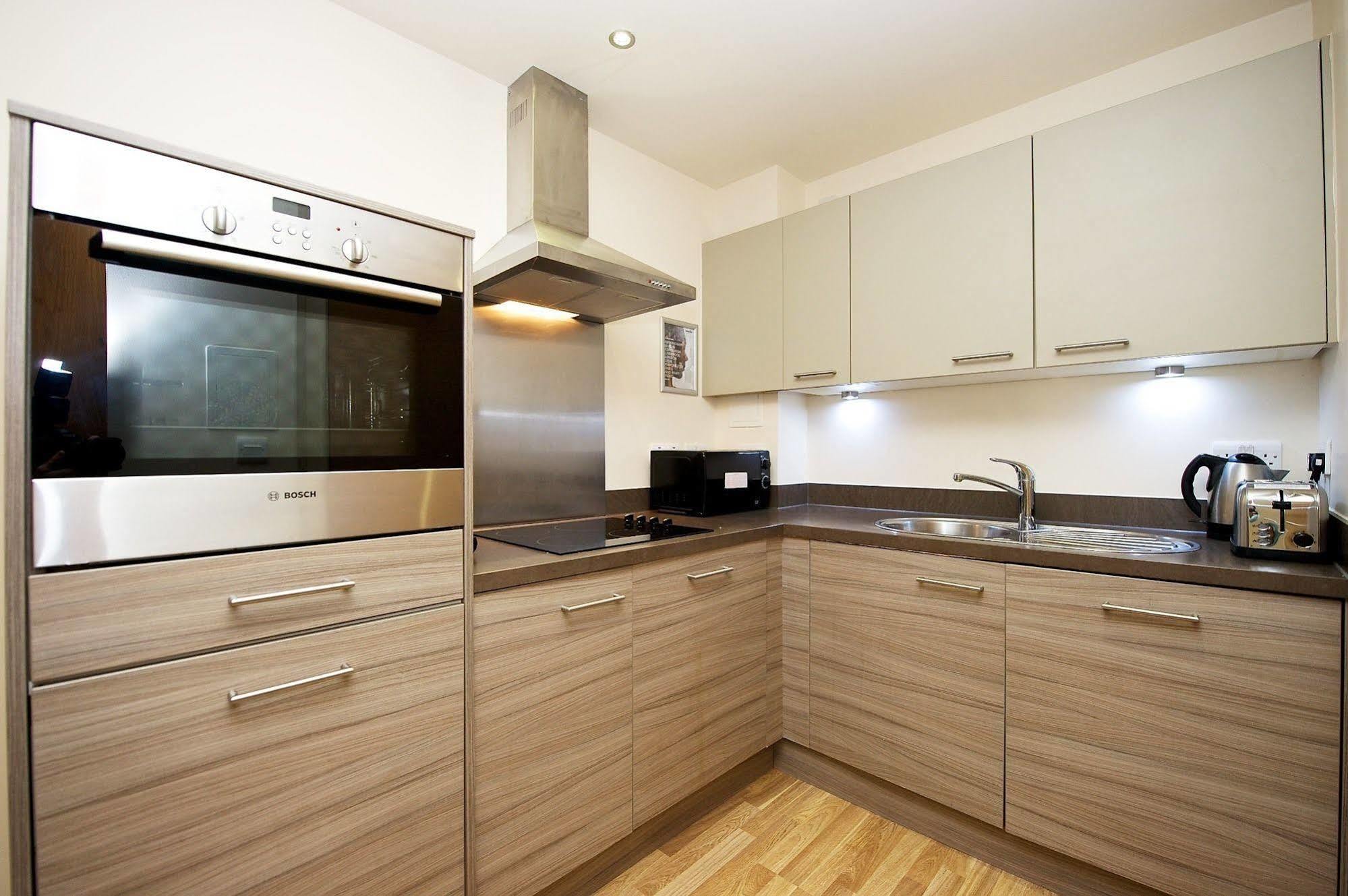 Aparthotel Staycity West End 4*