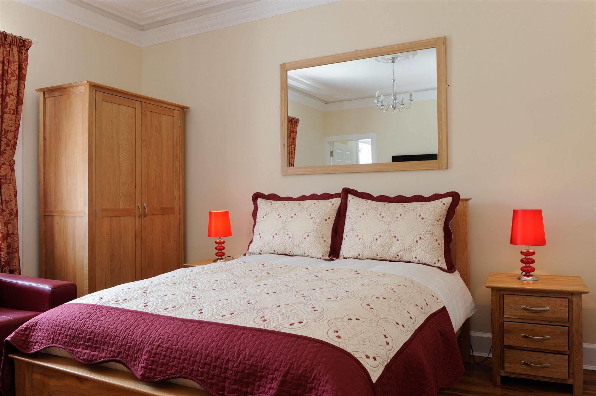 Edinburgh City Suites 4* EDI