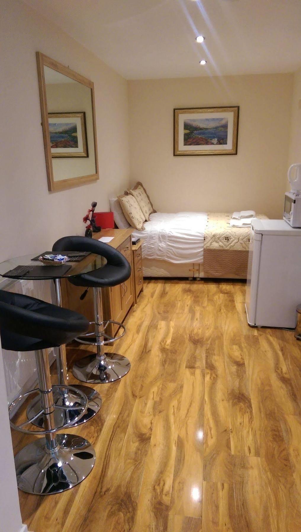 Aparthotel Edinburgh City Suites EDI