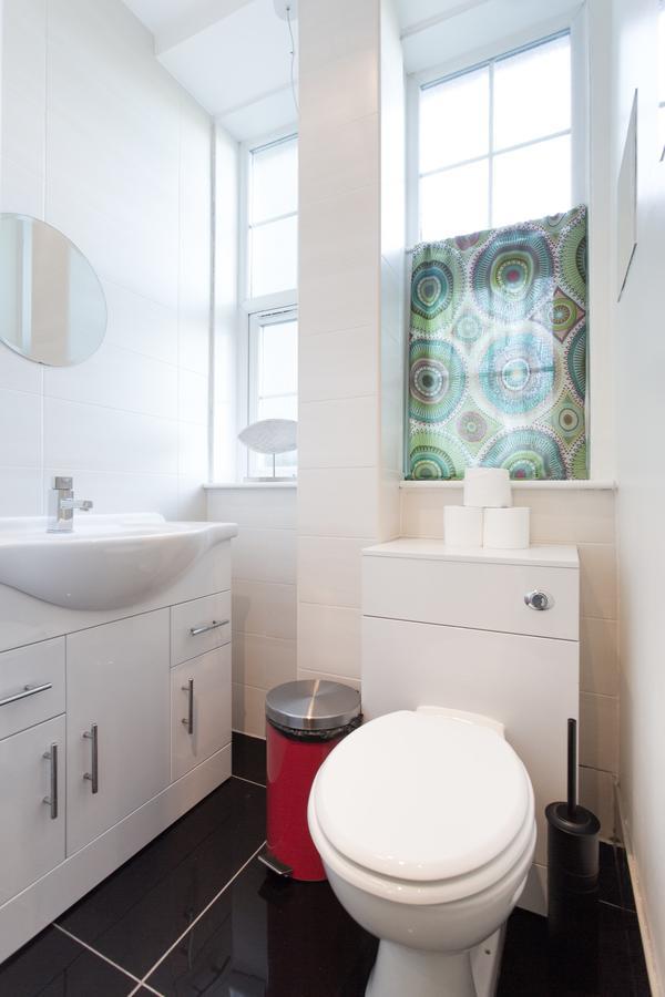 Colonial Victorian Apartment, Fab Central Location Apartment *