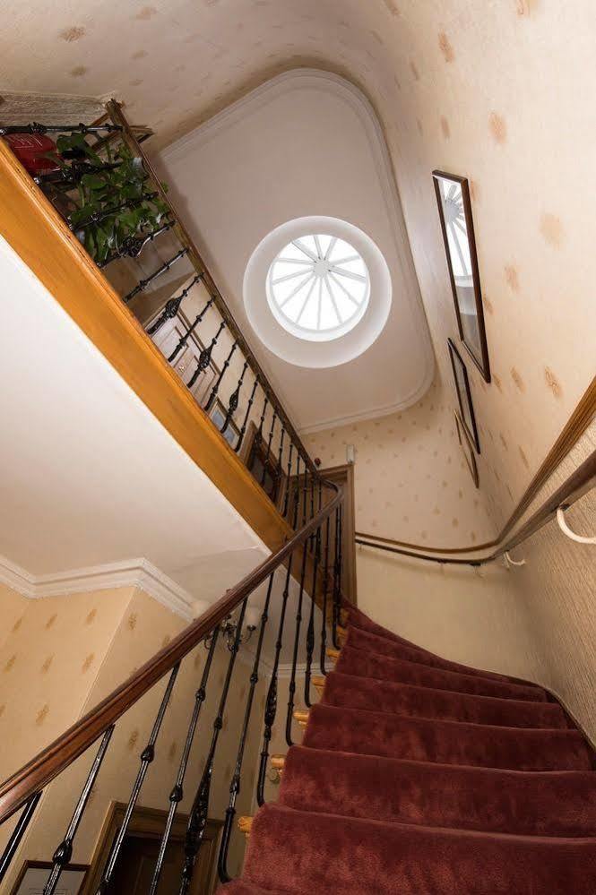 Sherwood Guest house 4*