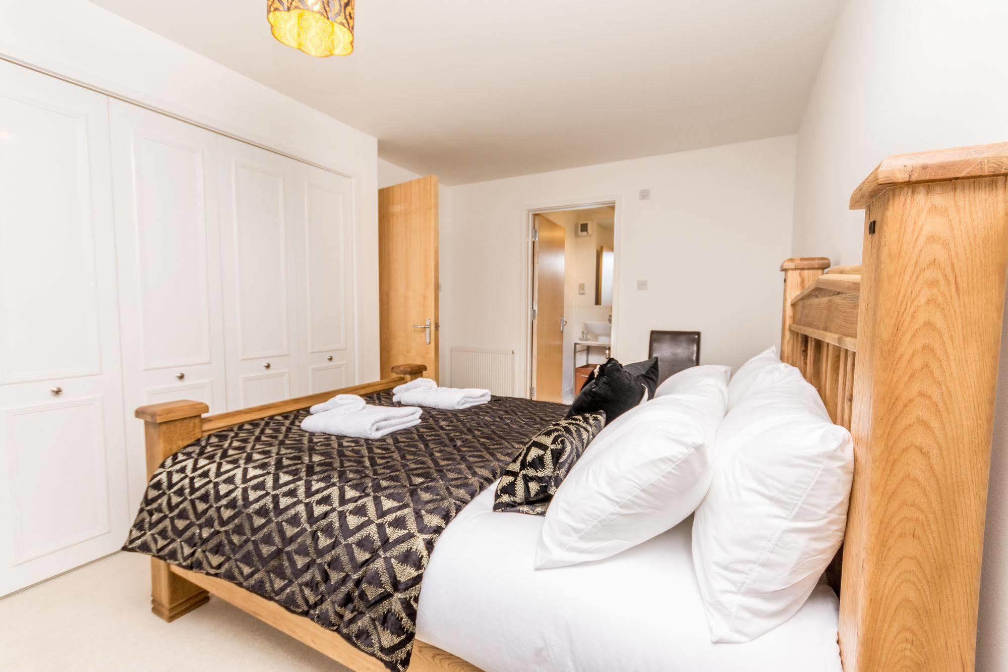 Holistic - Albion Gardens Apartment *