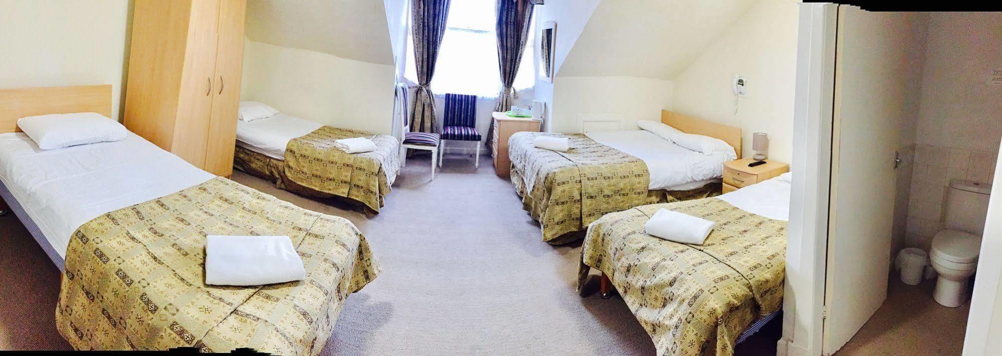 Merith House Hotel 3*