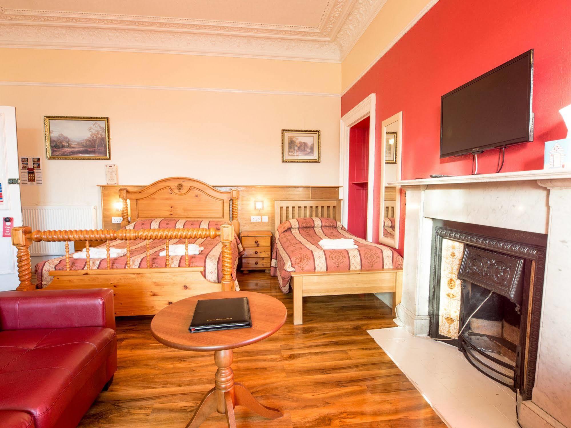 Corstorphine Hotel 3*