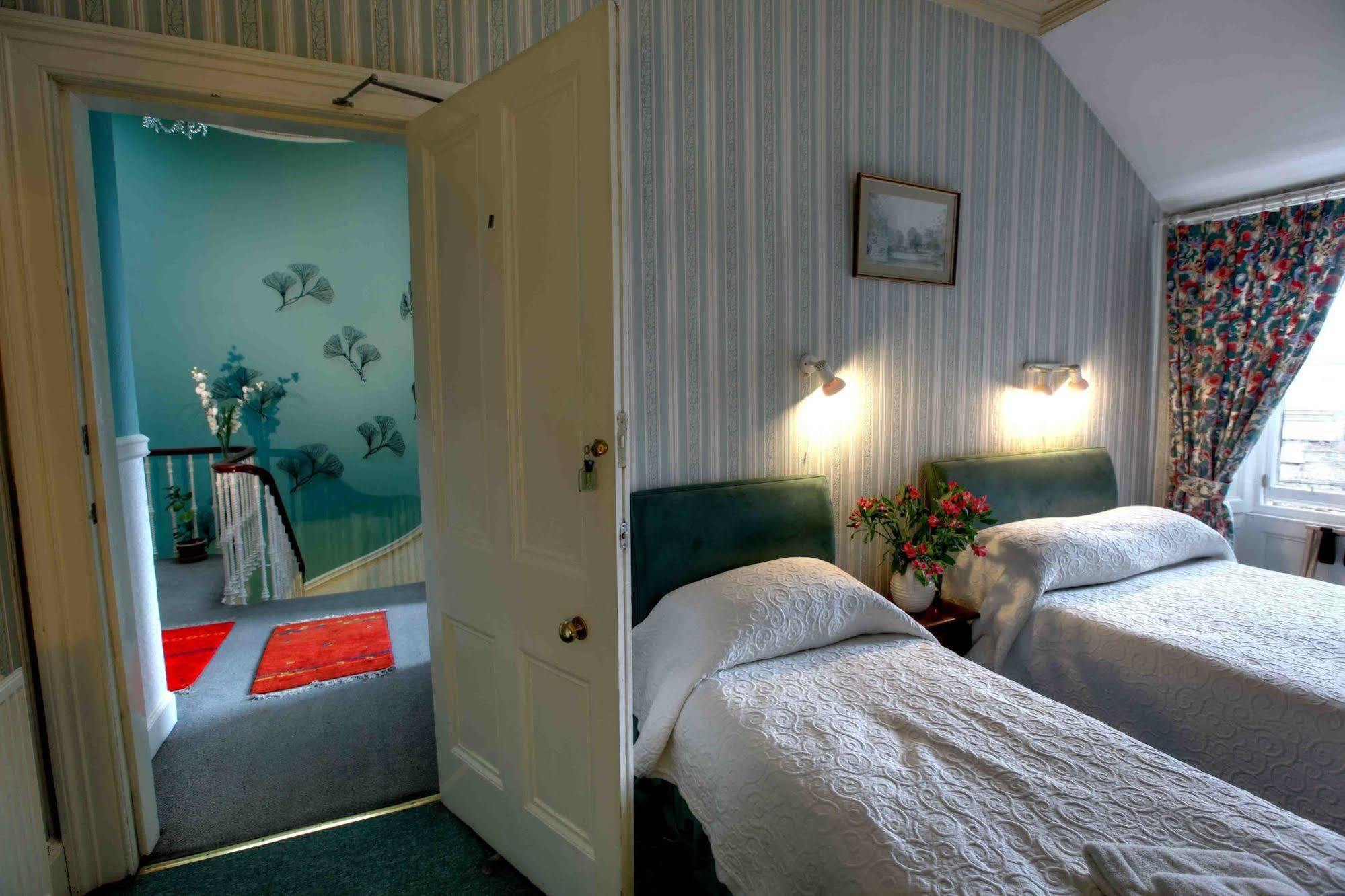 Mingalar Guest house Edinburgh