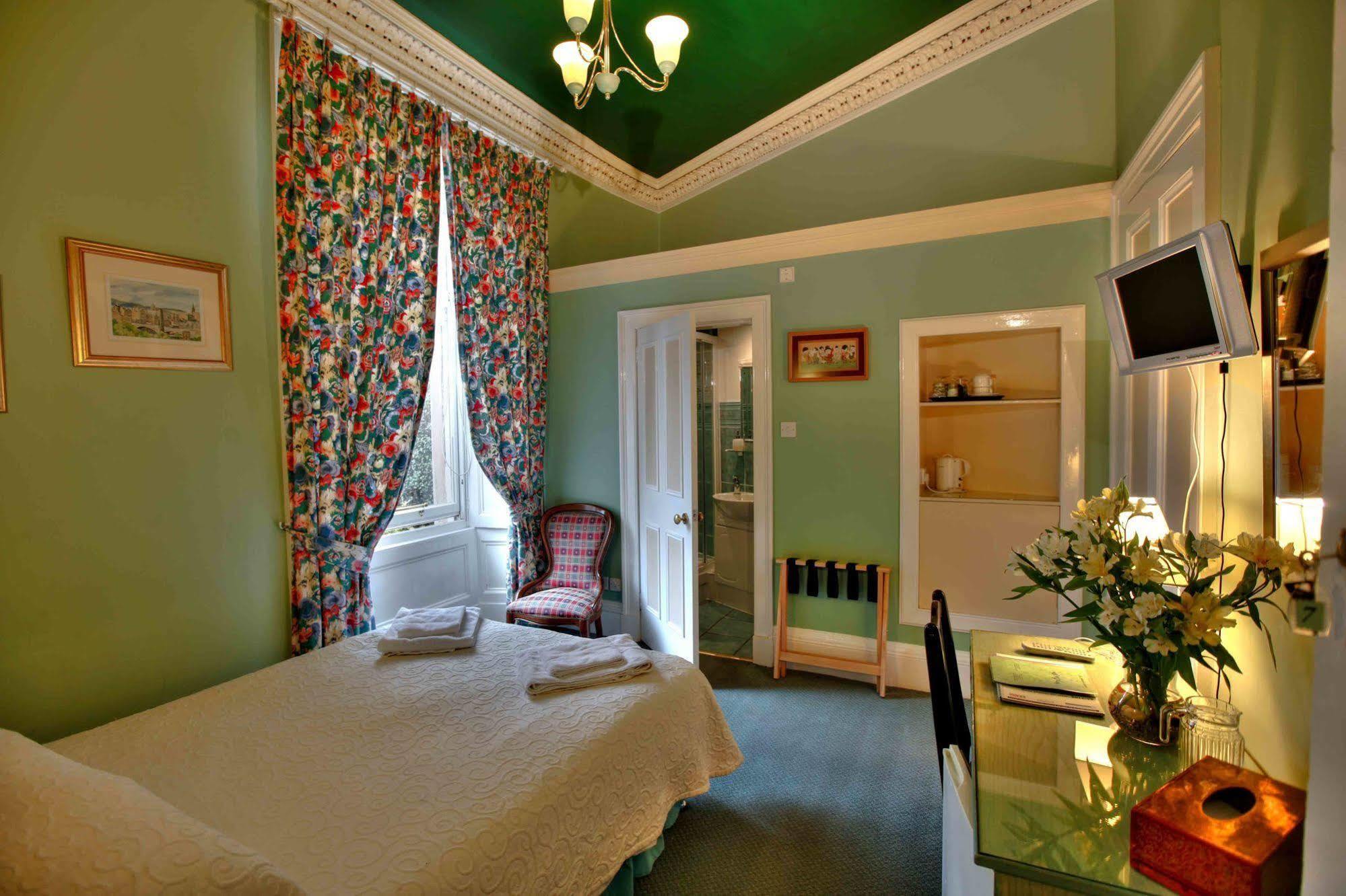 Guest house Mingalar Edinburgh