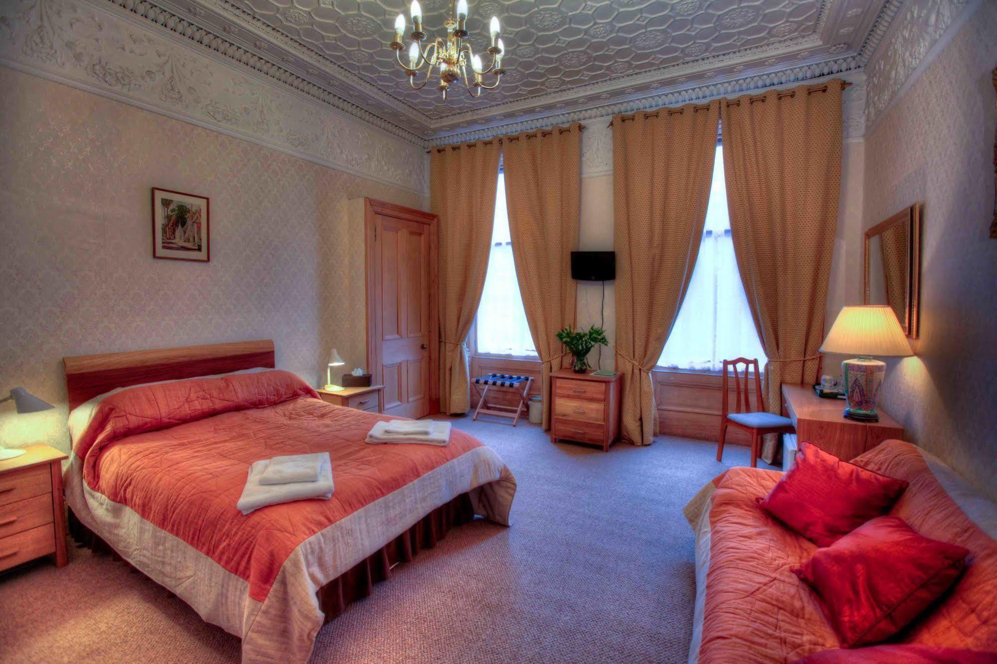 Mingalar 3* Edinburgh