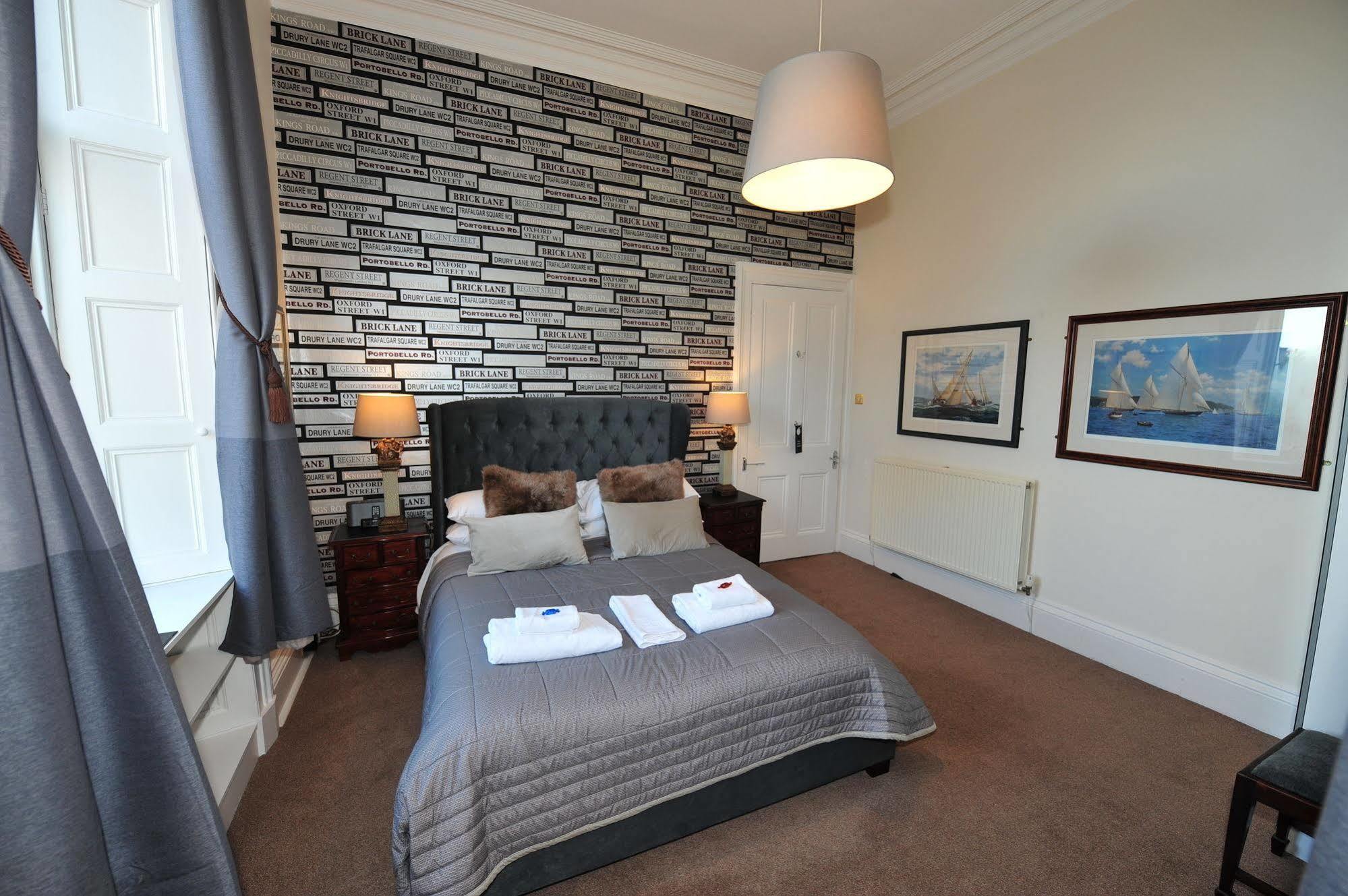 Bed & Breakfast Sixteen Edinburgh