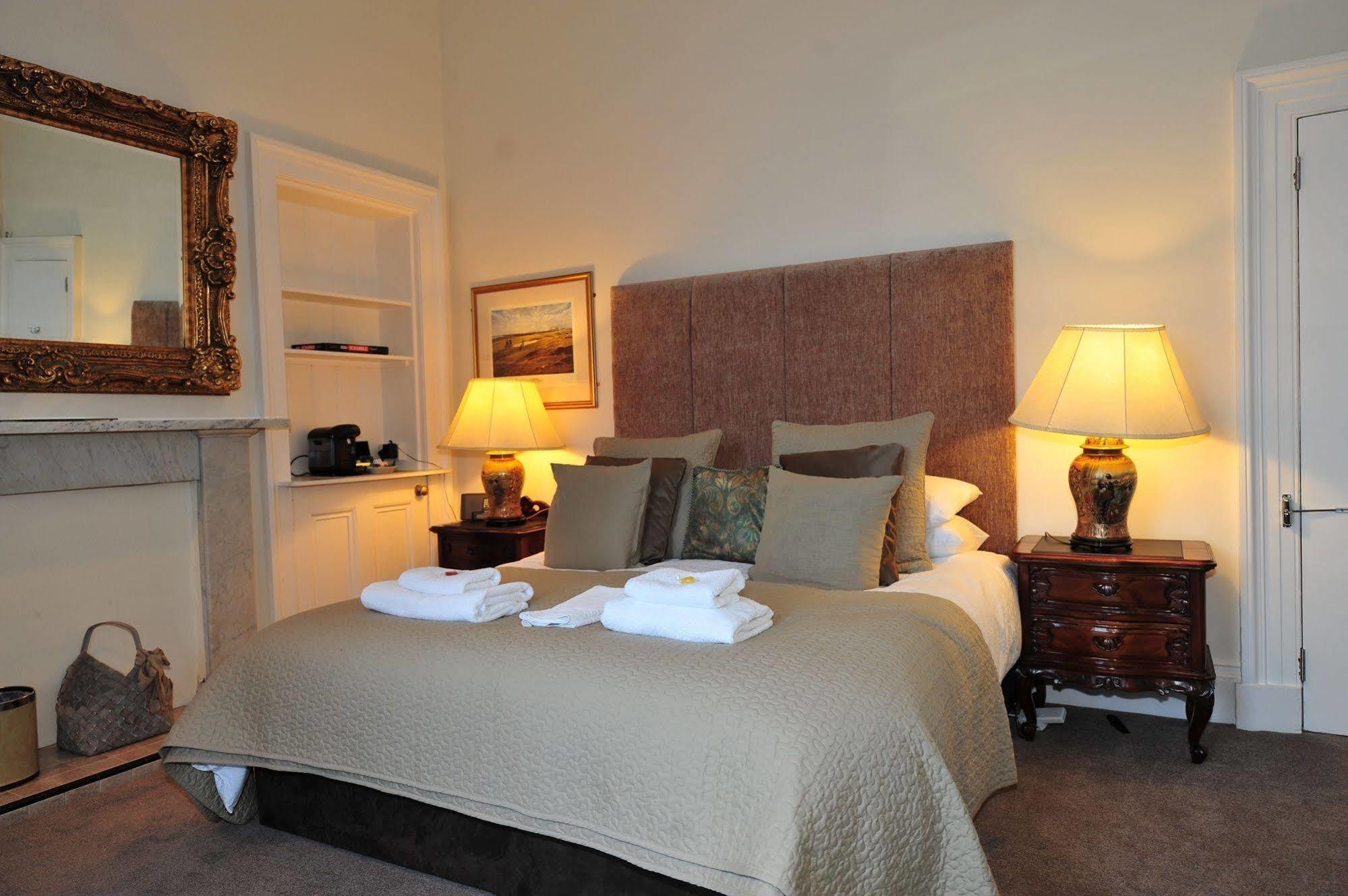 Bed & Breakfast Sixteen Edinburgh