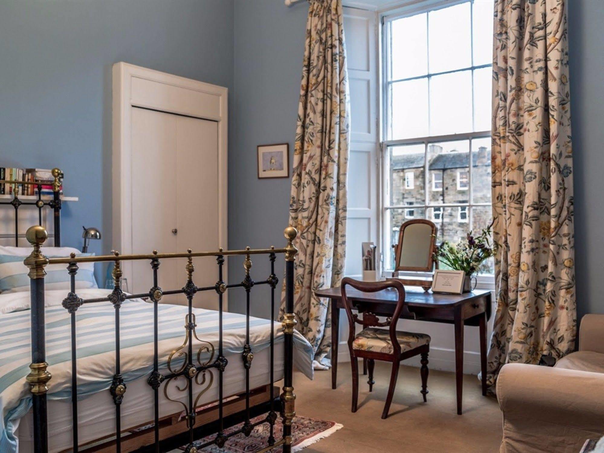 Bed & Breakfast Winter Cherry