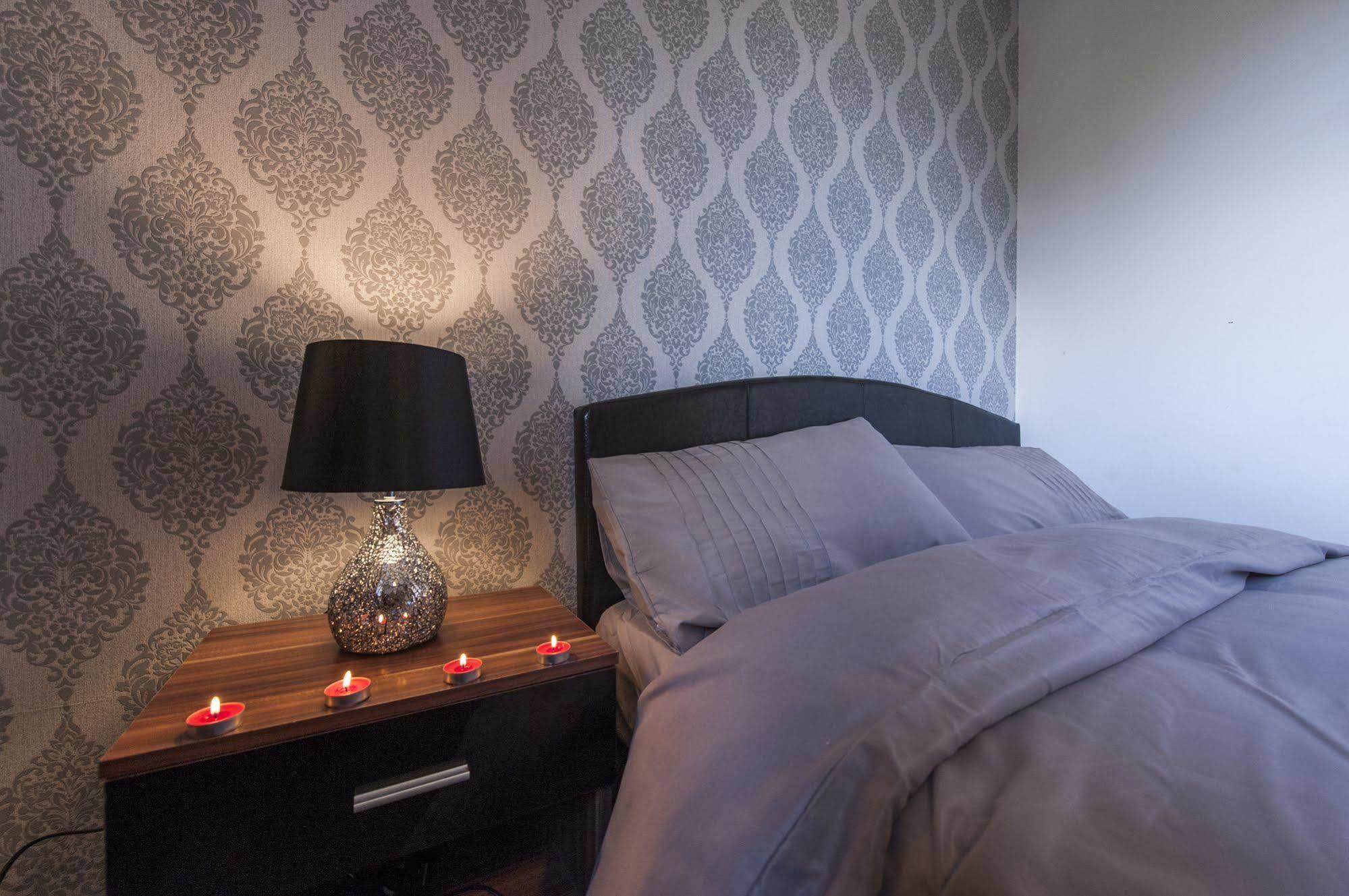 Montgomery - Gyle Apartment Edinburgh