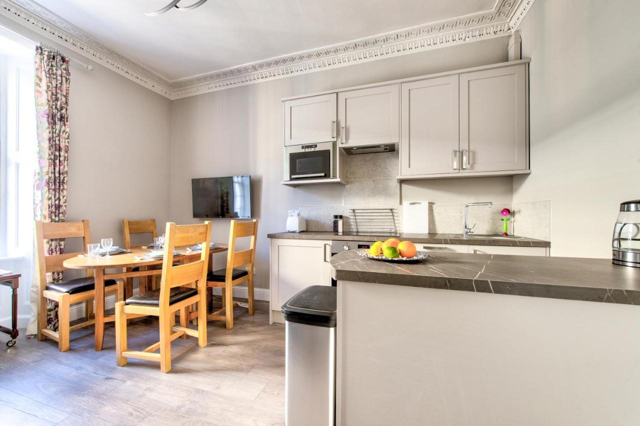 Beautifully Presented, Well Located, 2 Bed Apt. Edinburgh