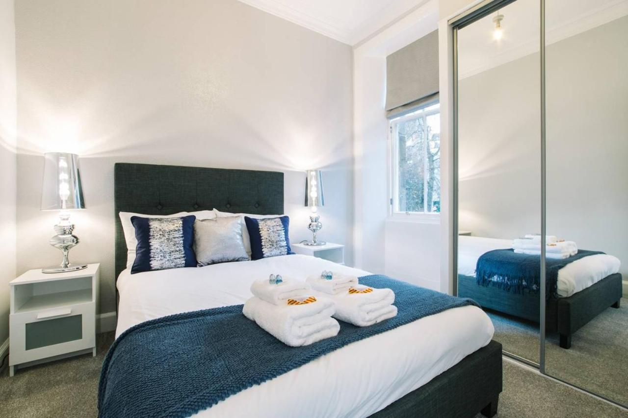 Apartment Stunning Old Town Next To The Station Edinburgh