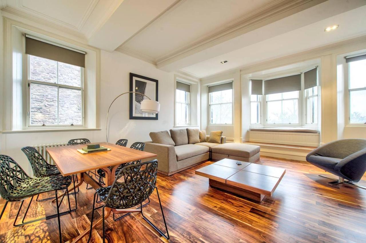 Amazing Views! North Bank Street Luxury Apartment *