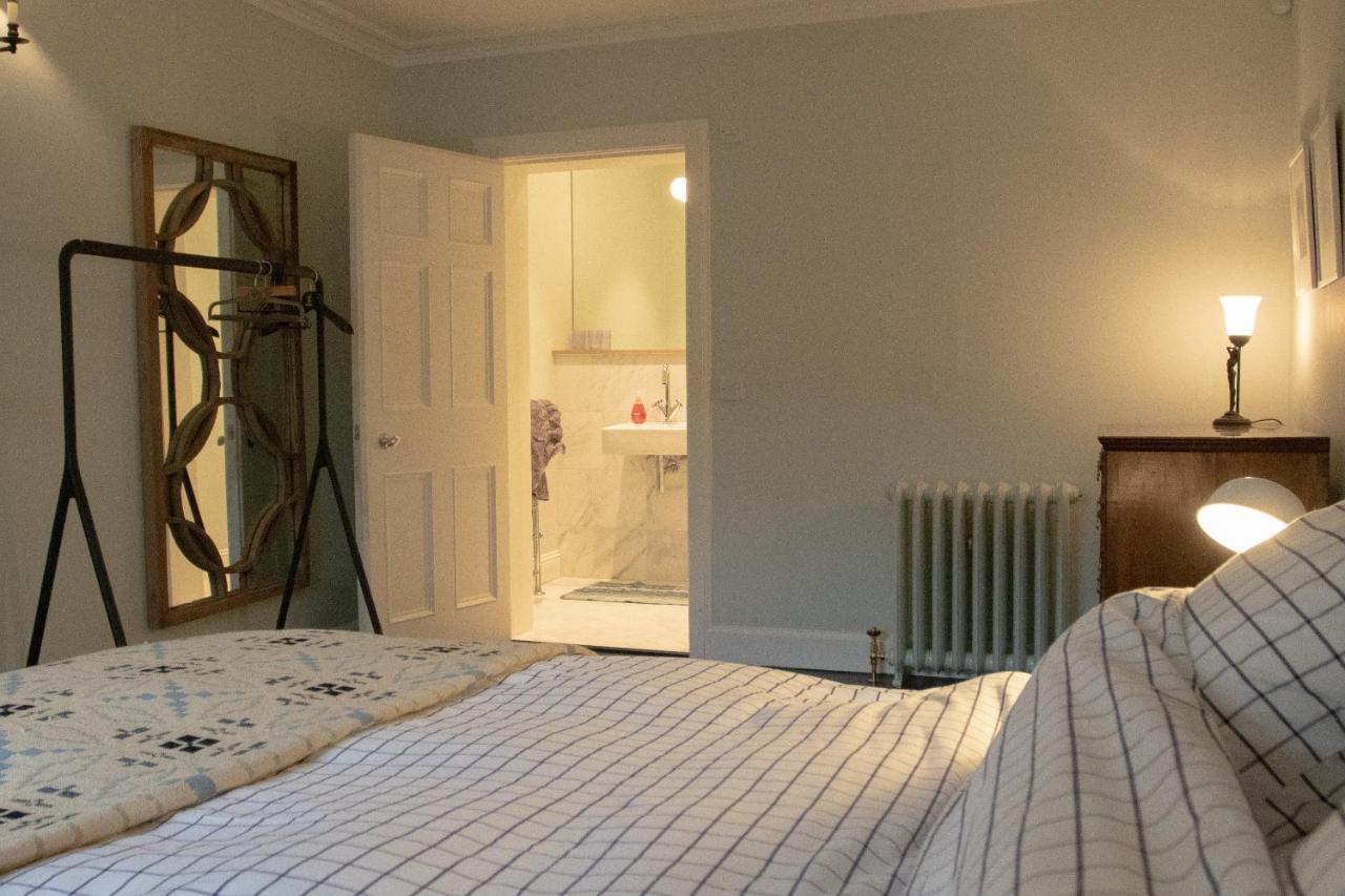 2 Bedroom In Stockbridge Apartment