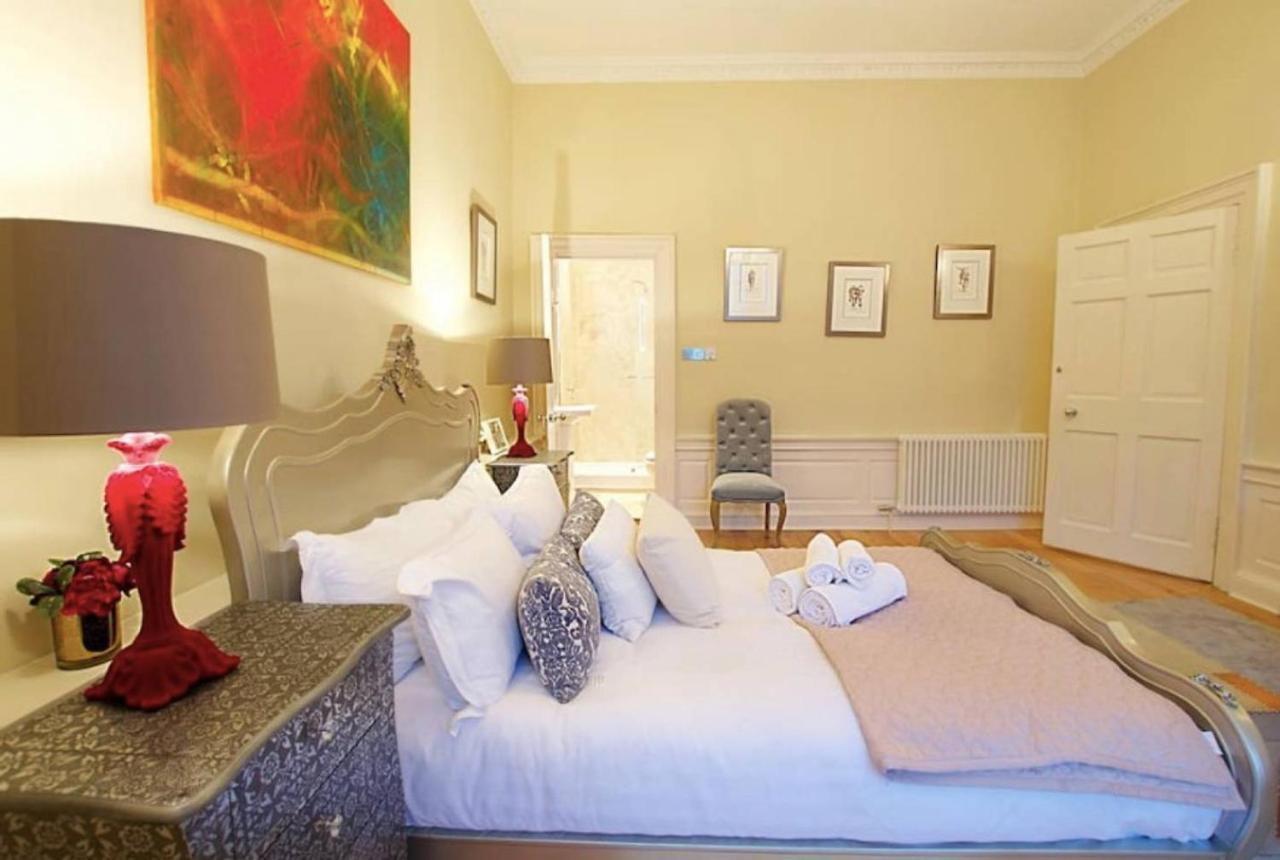 11 York Place Apartment *