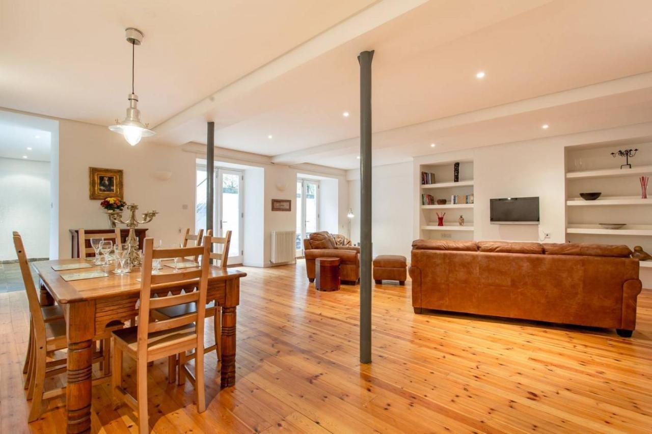 Old School House Apartment