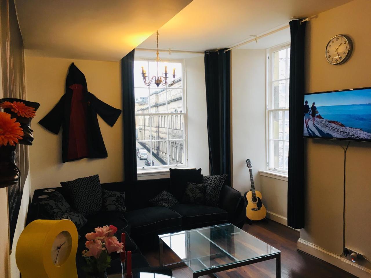 Drummond Street Apartment *