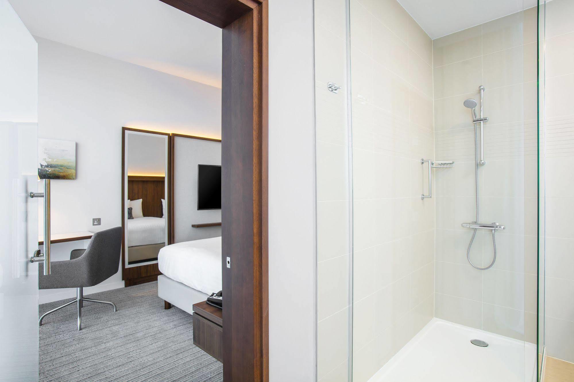 Hotel Courtyard By Marriott West