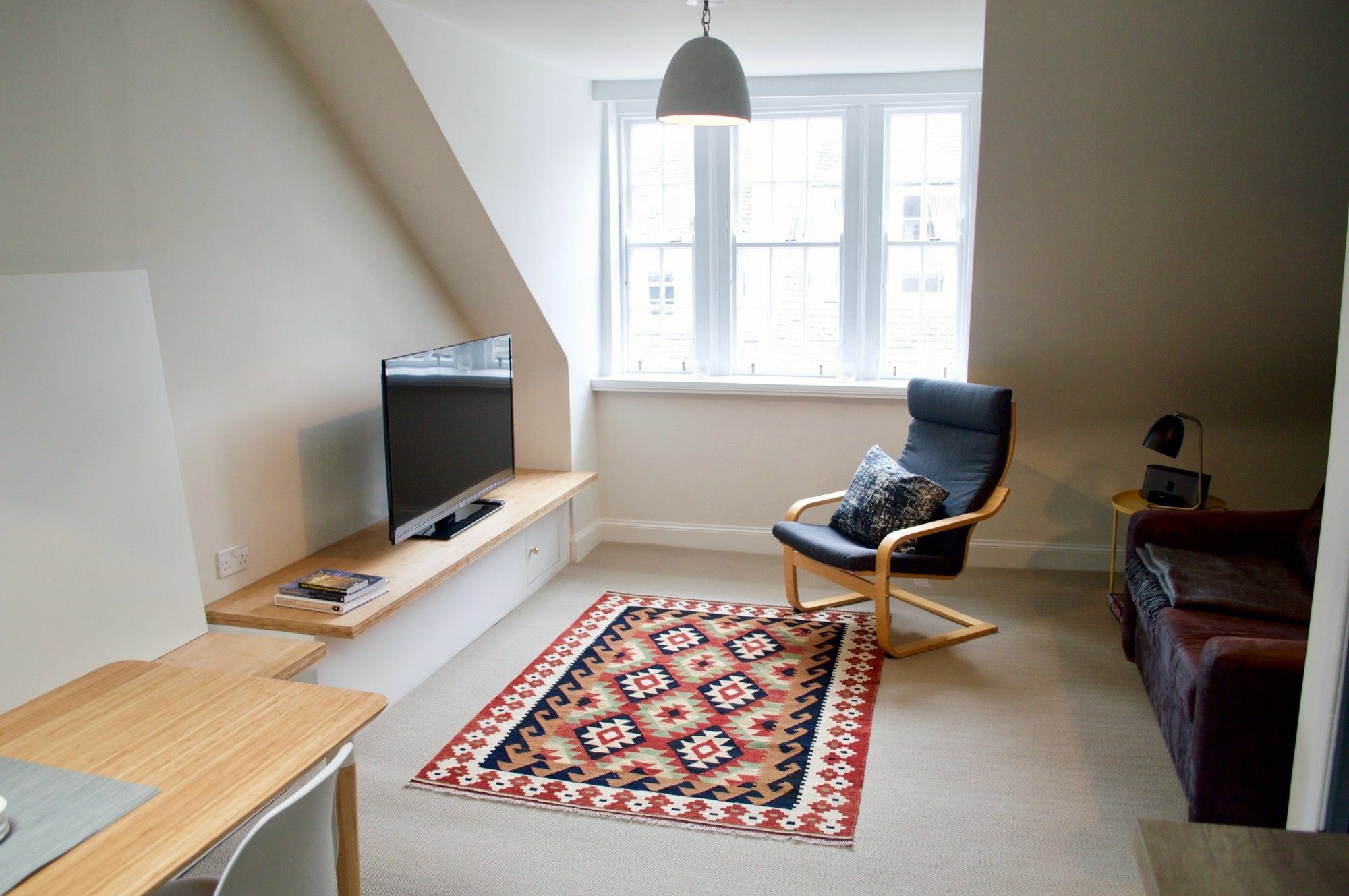 1 Bedroom Flat In Apartment *