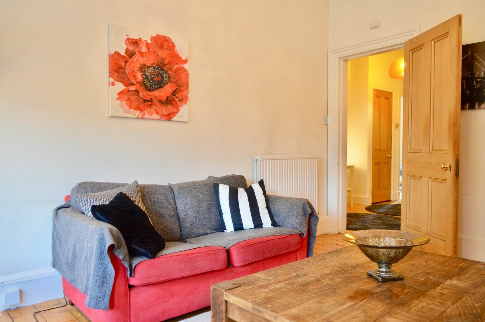 Apartment 2 Bedroom Morningside Flat Sleeps 4 *