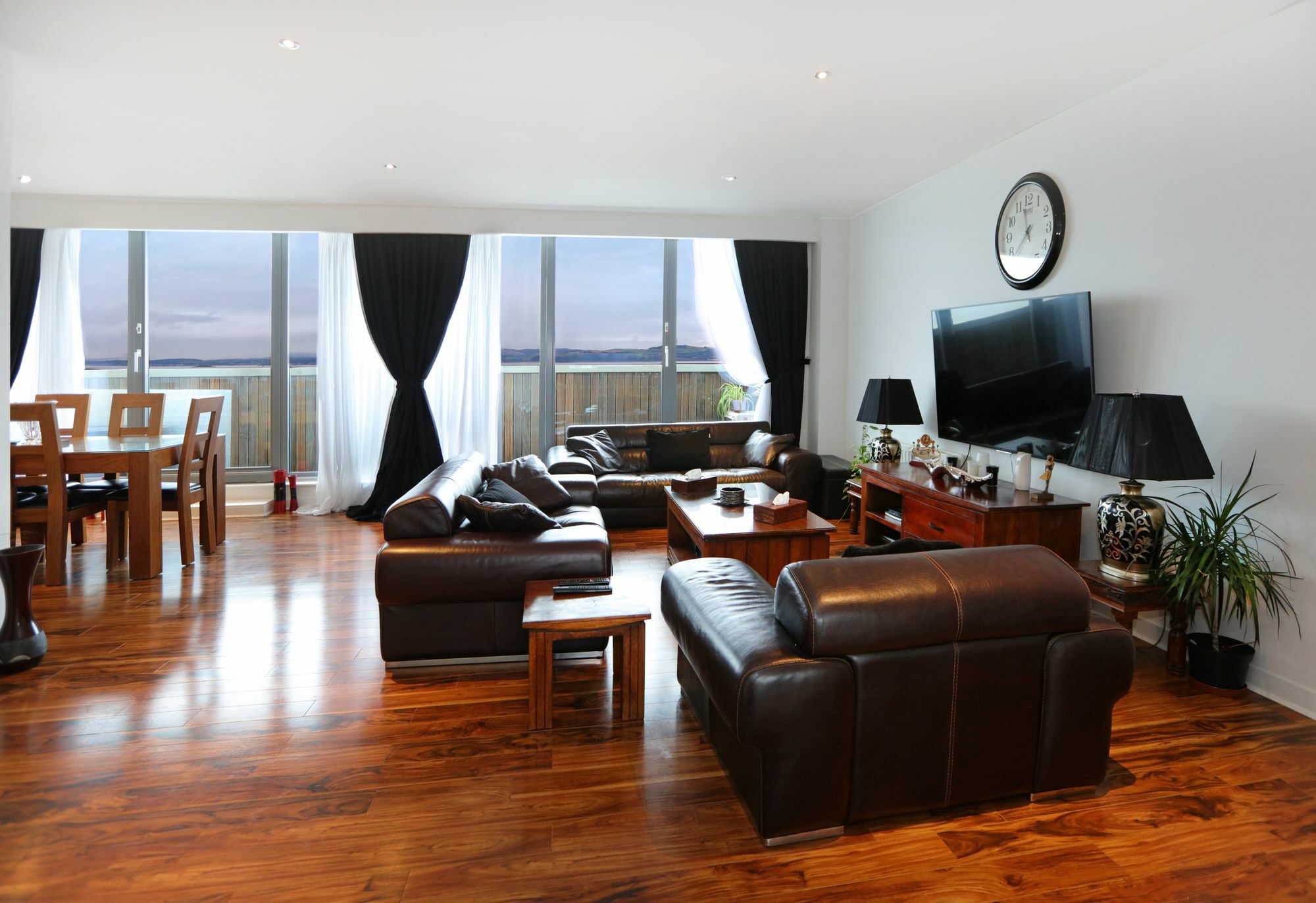 Waterfront Penthouse * Edinburgh