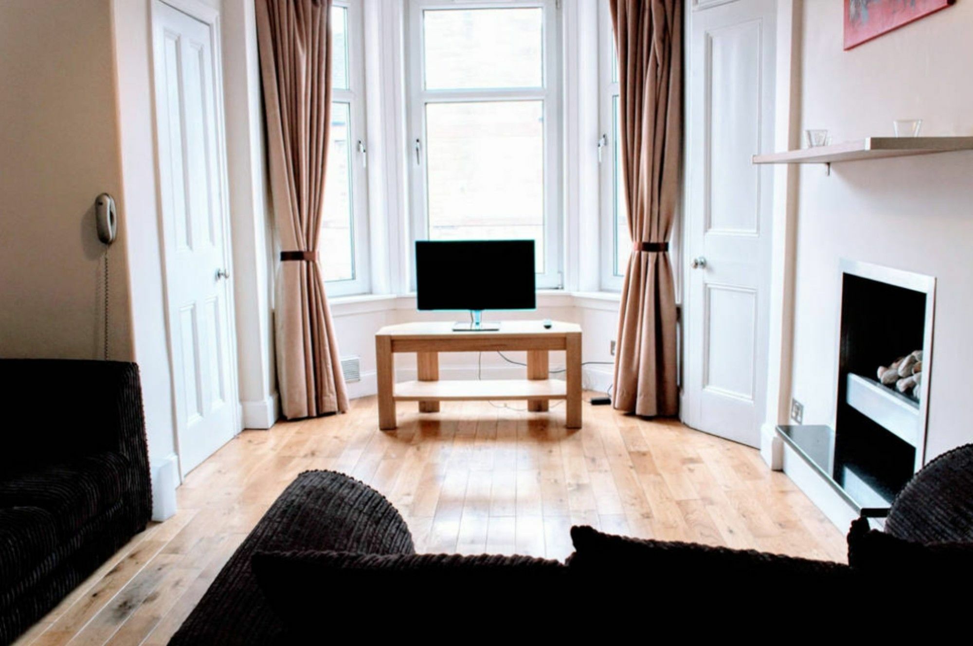 1 Bedroom In Leafy Morningside Apartment *