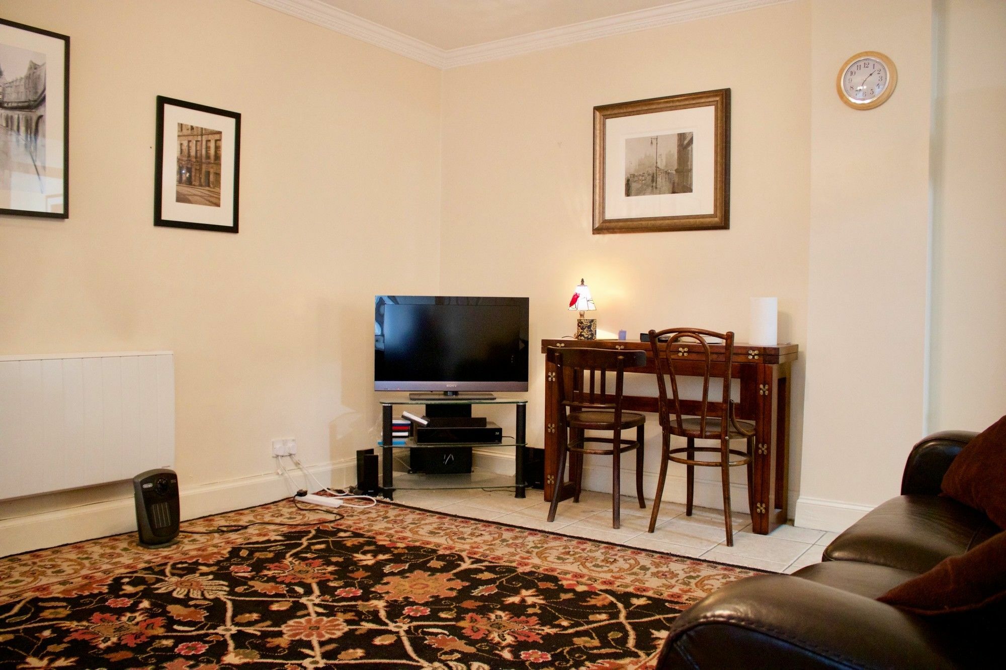 Comfortable In The Heart Of Old Town! Sale! Apartment *