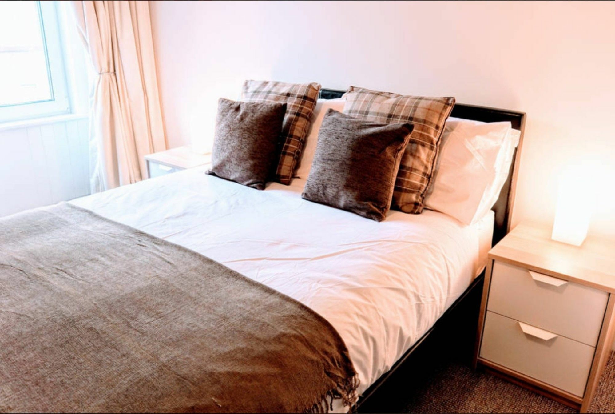 1 Bedroom In Leafy Morningside *
