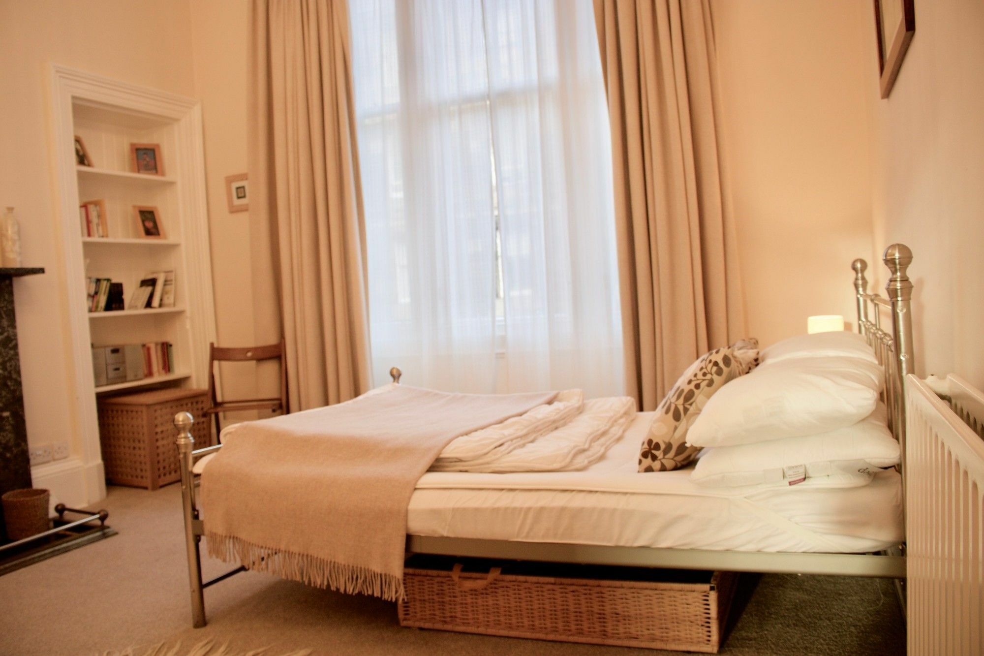 2 Bedroom Stockbridge Flat Apartment *