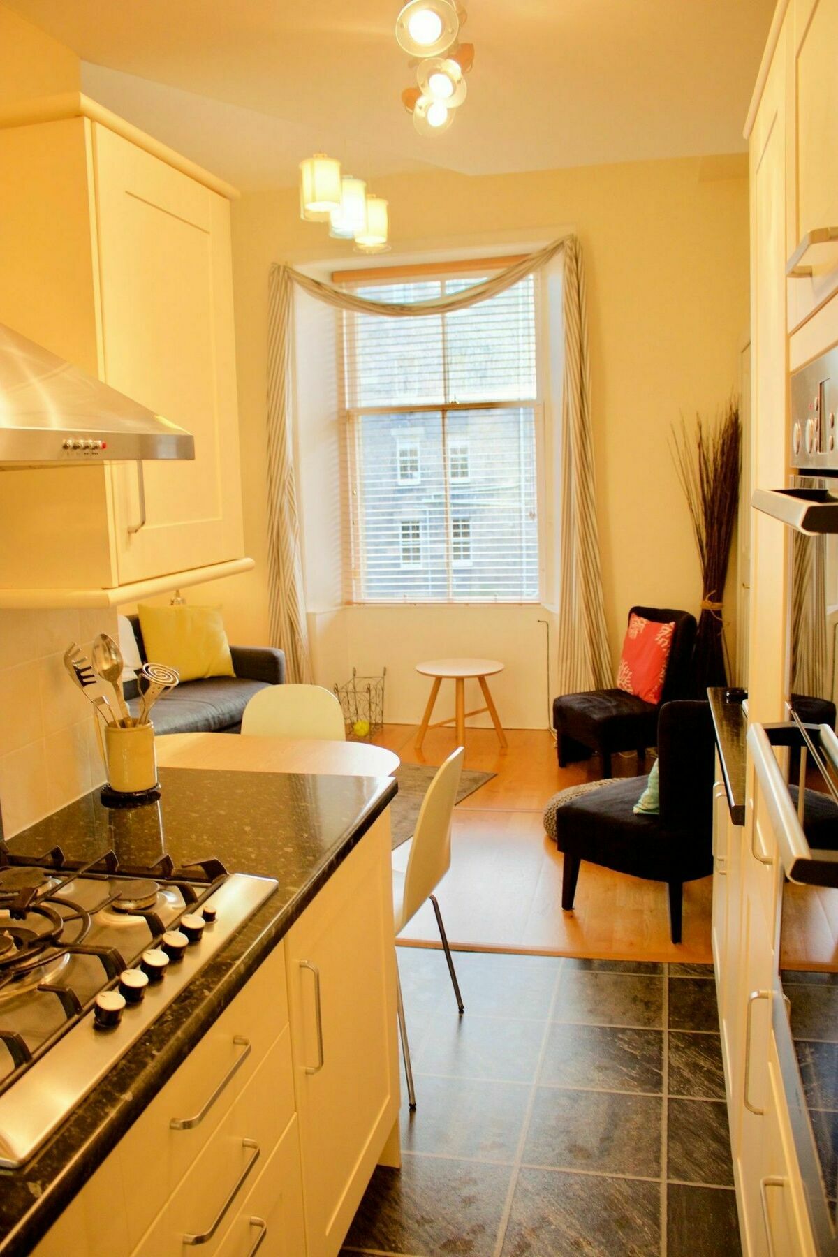 2 Bedroom Stockbridge Flat Apartment