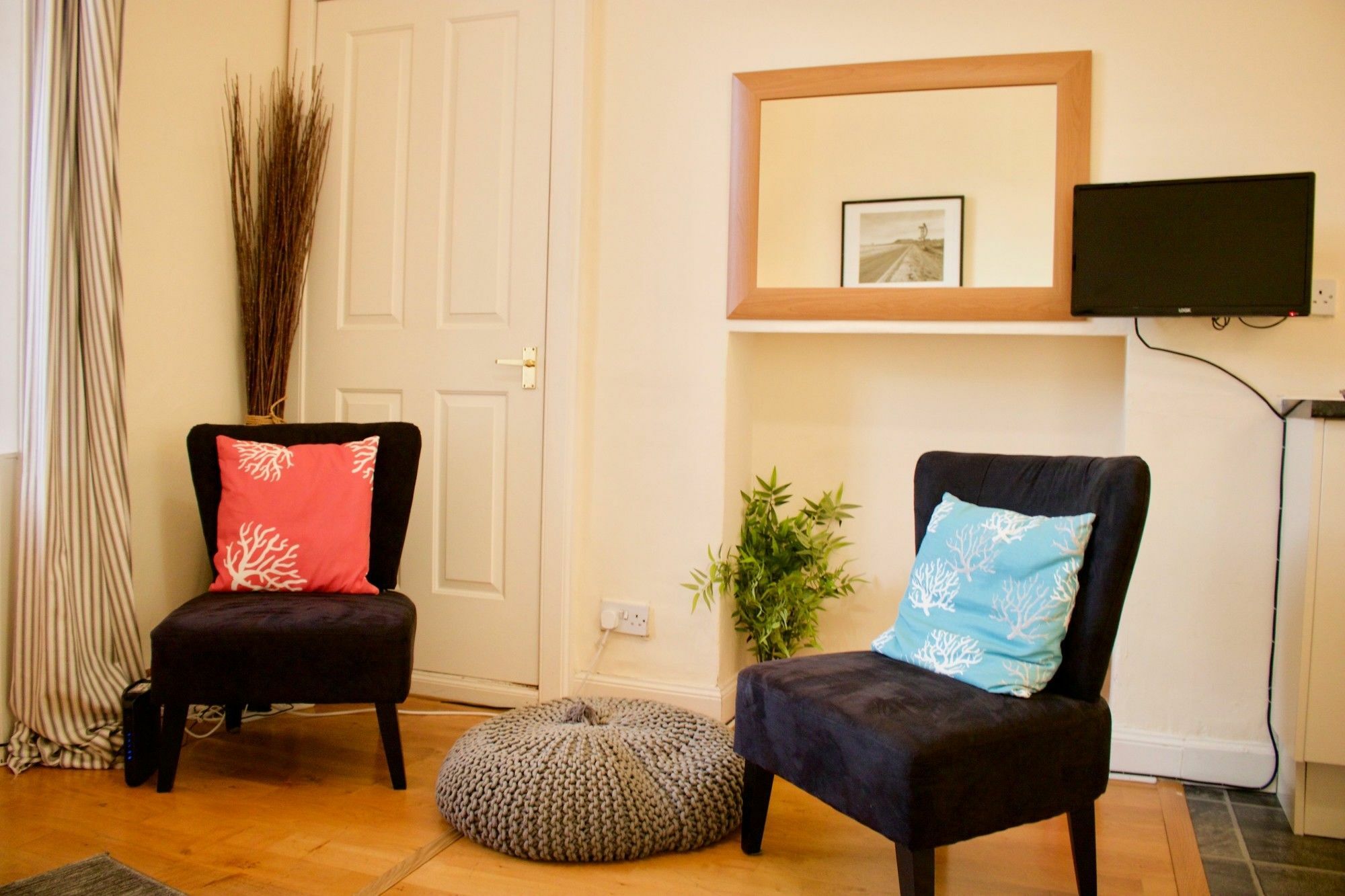 2 Bedroom Stockbridge Flat Apartment
